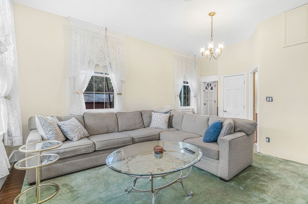 52 Harris St, Acton, MA 01720-4103