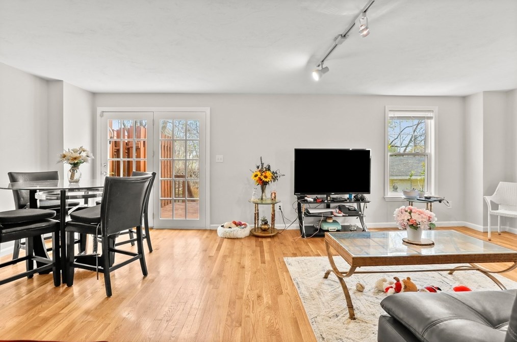 12 Palfrey St, Boston MA  02131-3725 exterior