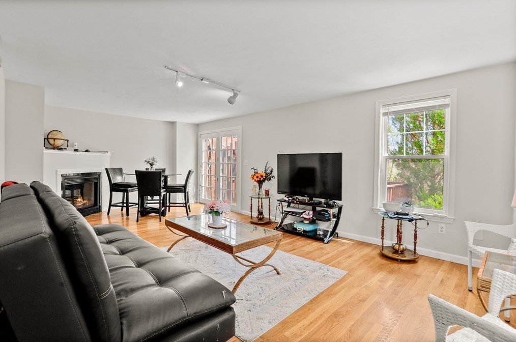 12 Palfrey St, Boston MA  02131-3725 exterior