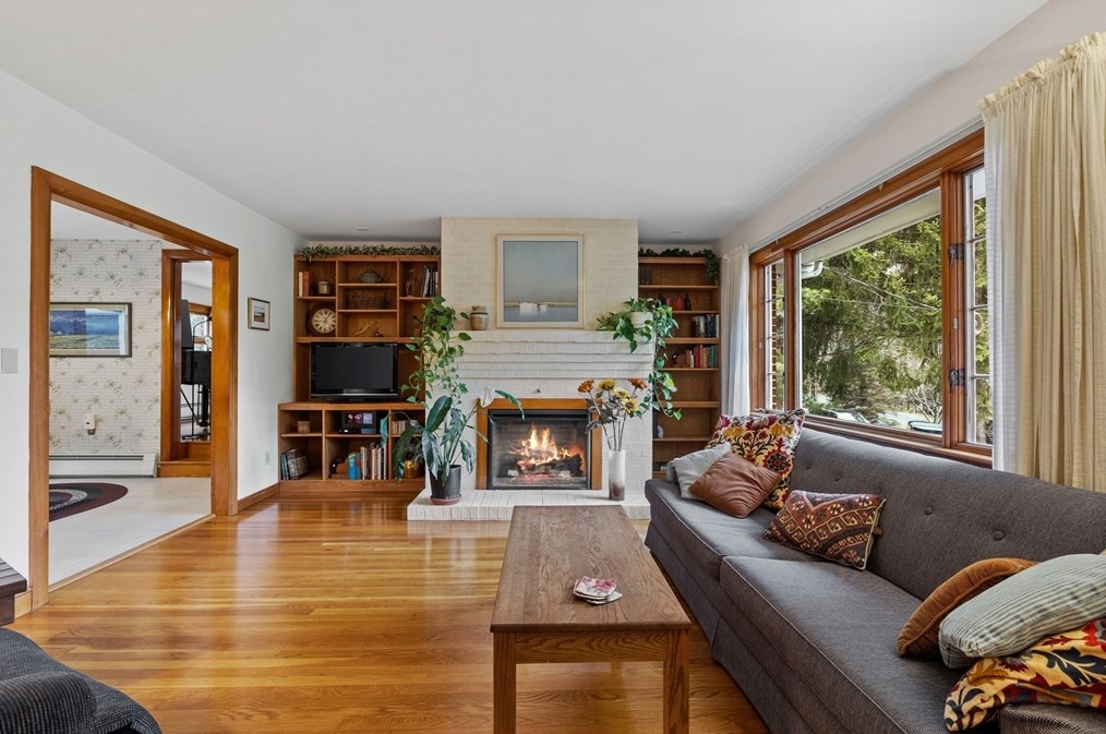 75 Bourque Rd, Lynnfield, MA 01940