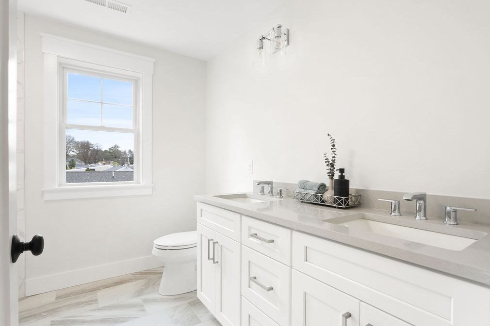 17 Greenleaf Rd, Natick MA  01760-3115 exterior