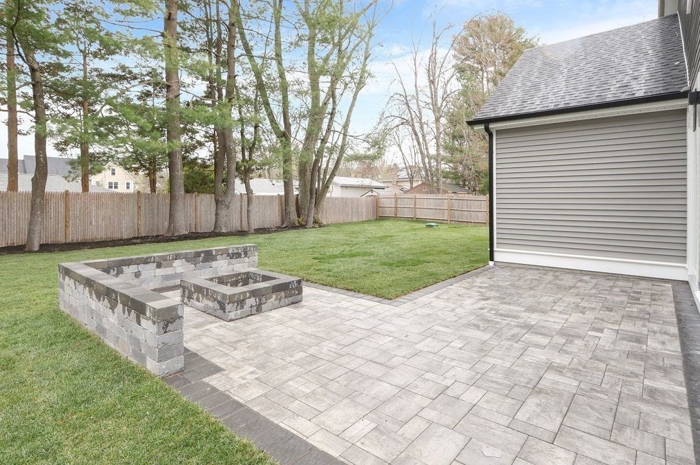 17 Greenleaf Rd, Natick MA  01760-3115 exterior