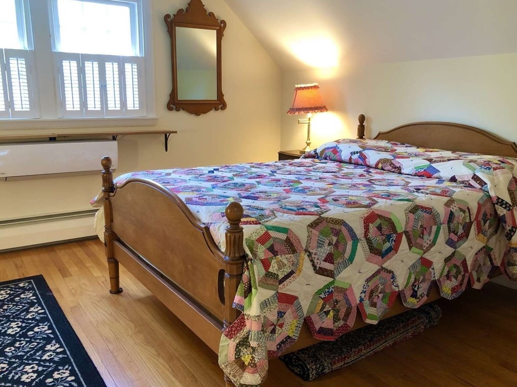 55 Cherry Ln, Amherst MA 01002-1520 exterior