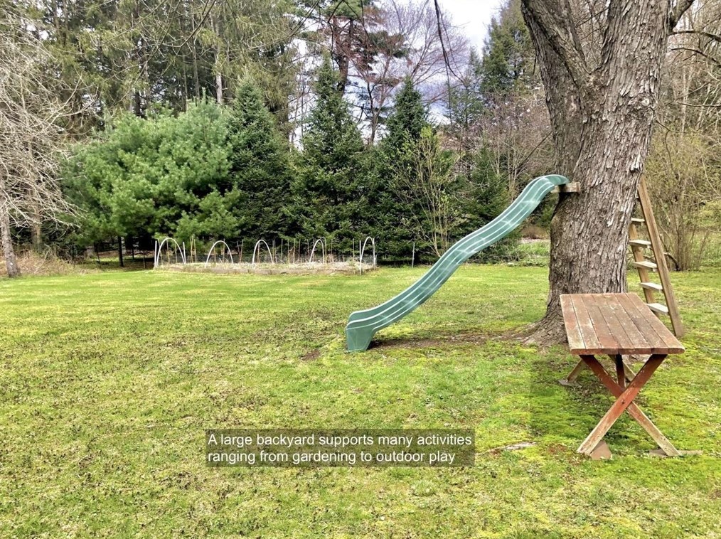 55 Cherry Ln, Amherst MA 01002-1520 exterior