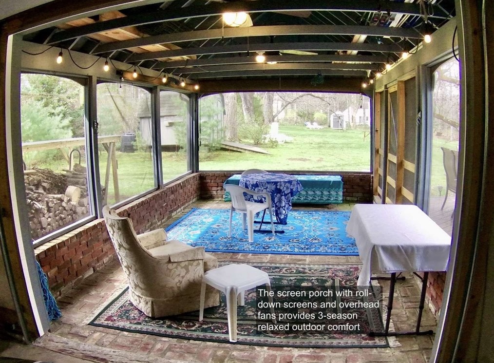 55 Cherry Ln, Amherst MA 01002-1520 exterior