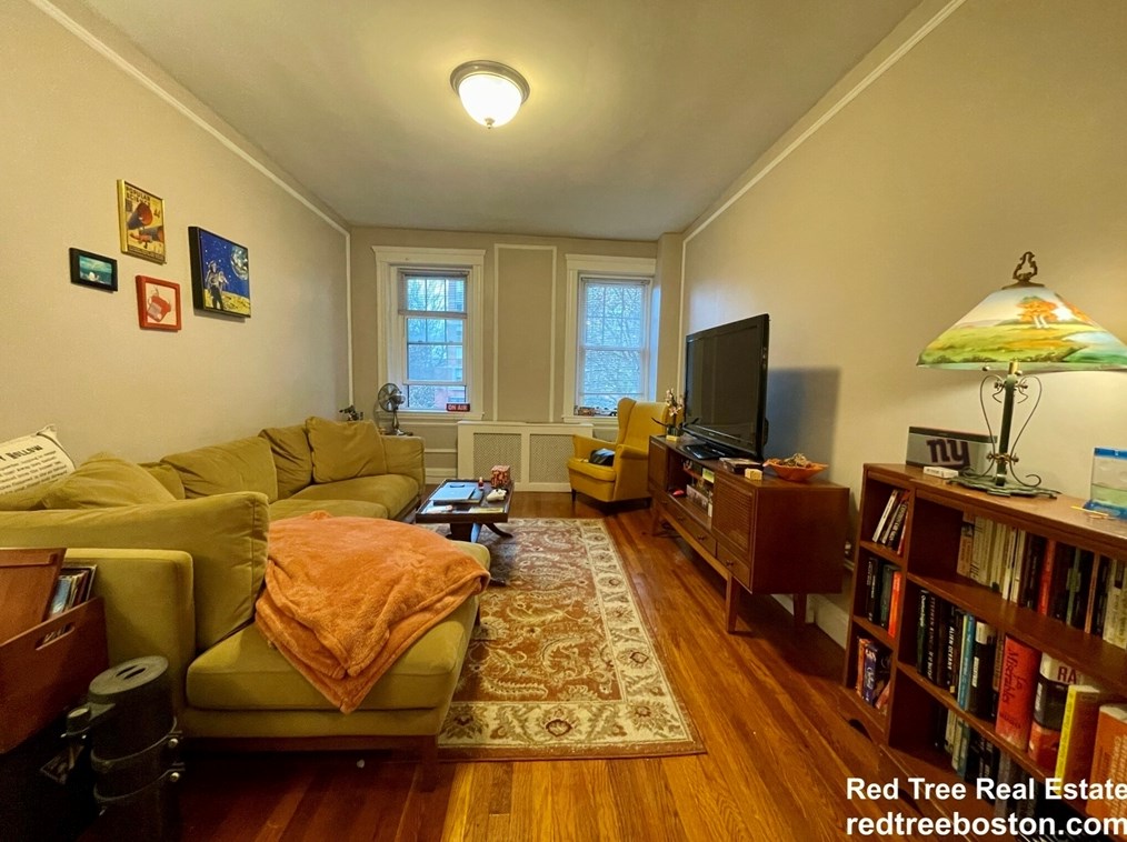 2001 Commonwealth Ave Apt 8, Boston, MA