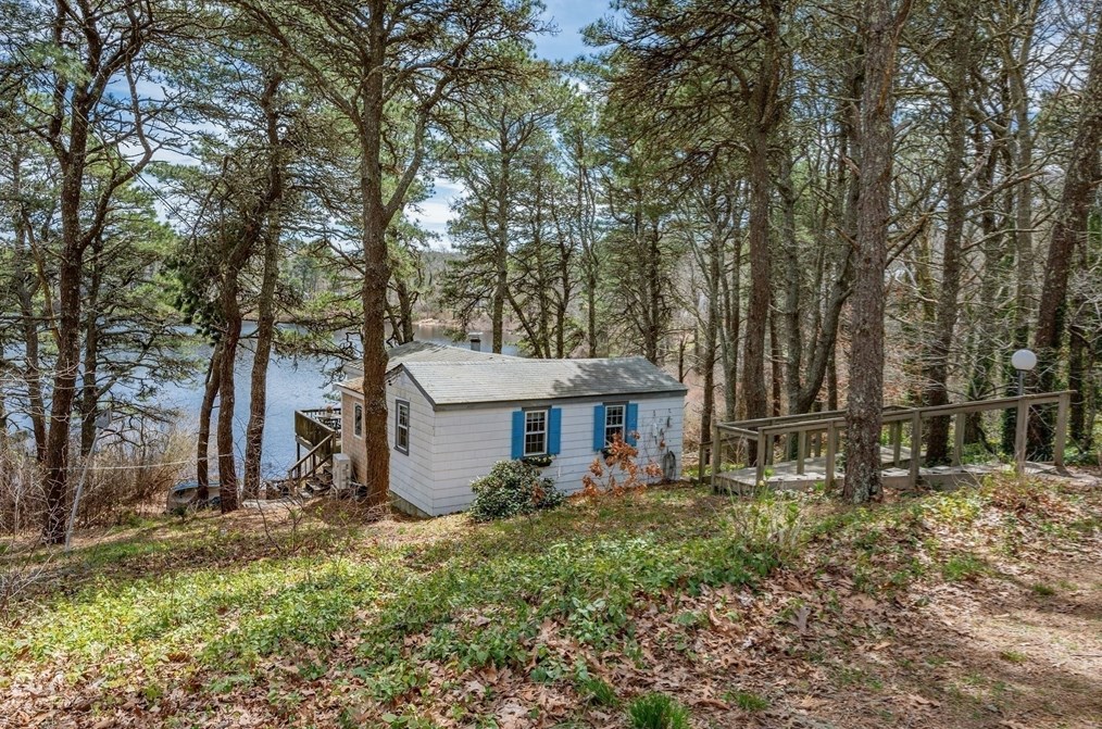 25 Sharon Cir, Eastham MA  02642-3026 exterior