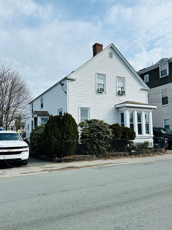 33-35 Charles St, Georgetown, MA 01830