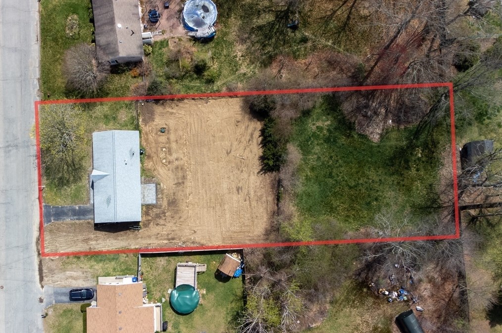 176 Powderhorn Dr, Taunton MA  02780-1233 exterior