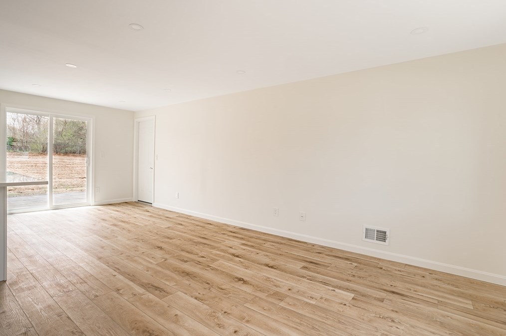 176 Powderhorn Dr, Taunton MA  02780-1233 exterior