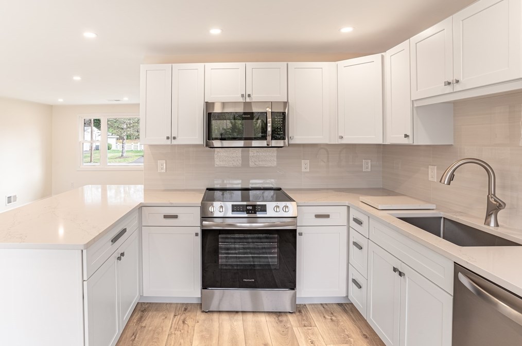 176 Powderhorn Dr, Taunton MA  02780-1233 exterior