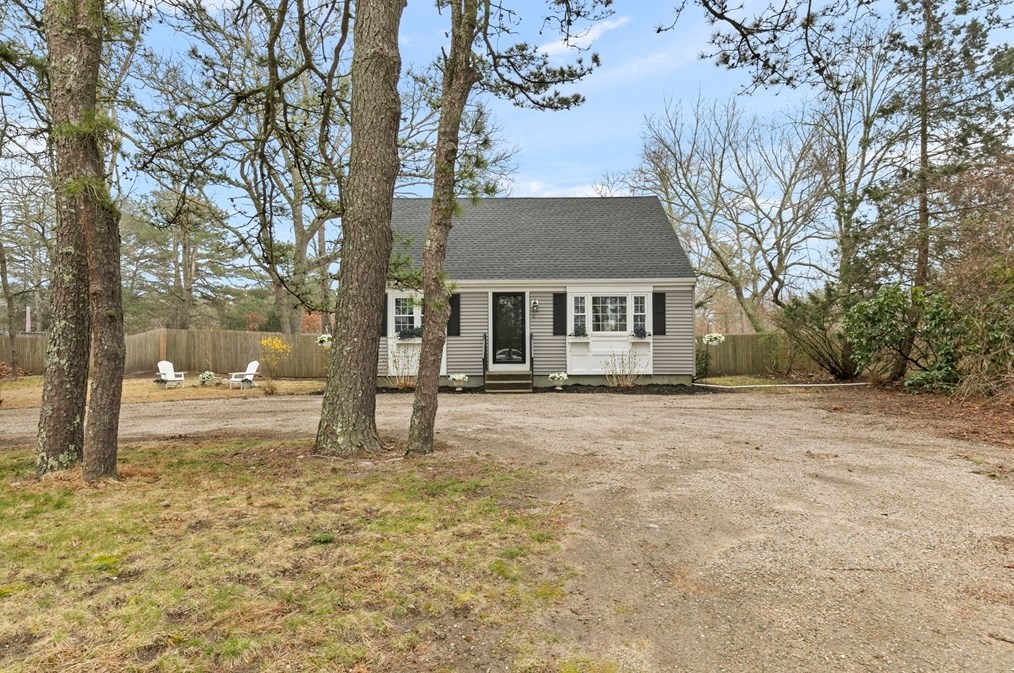 18 Linwood Ave, Wareham, MA 02571-1602