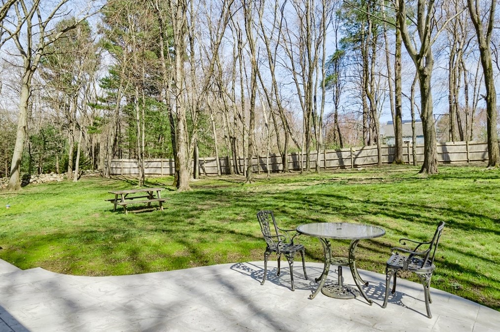 38 Central Tpke, Sutton MA 01590-2323 exterior