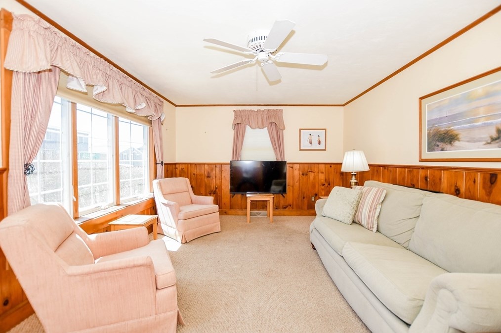 1 Glen Ave, Wareham MA  02571-1905 exterior