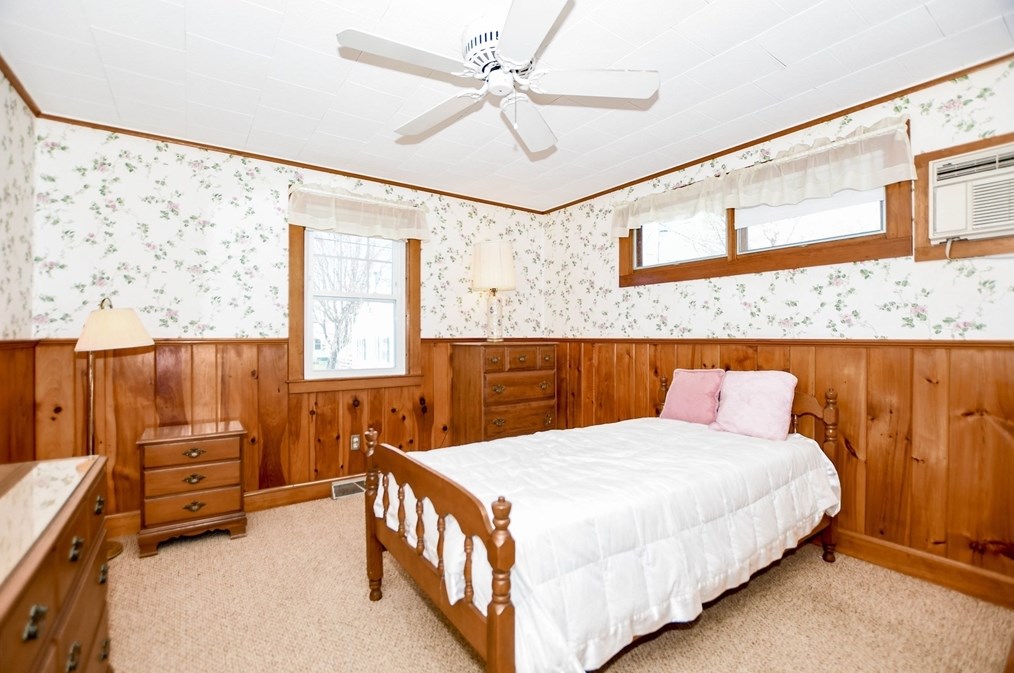 1 Glen Ave, Wareham MA  02571-1905 exterior