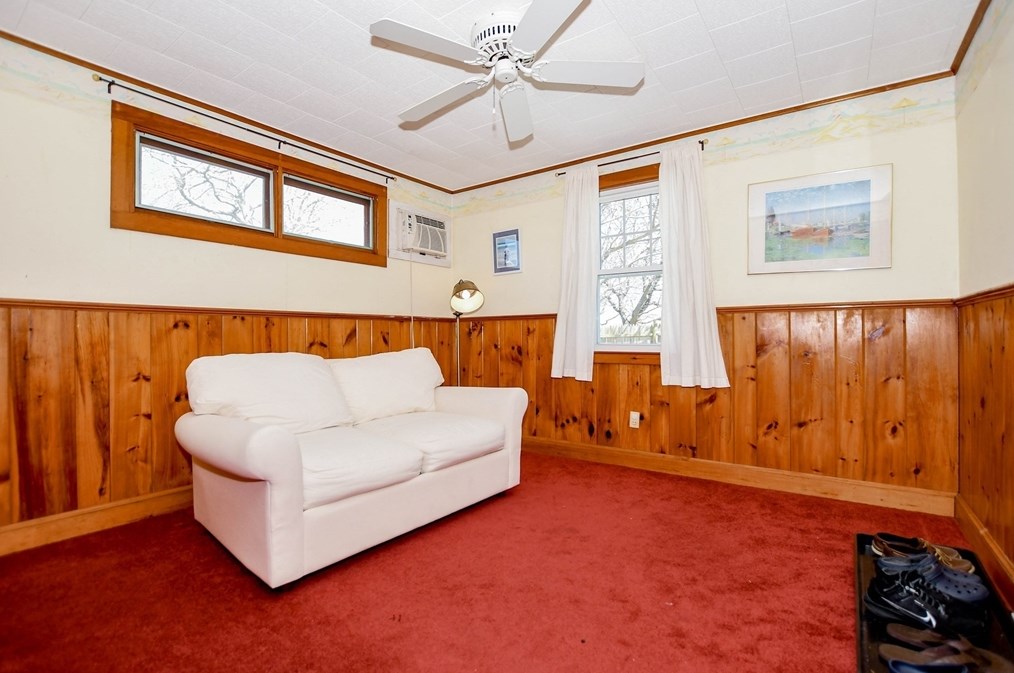 1 Glen Ave, Wareham MA  02571-1905 exterior