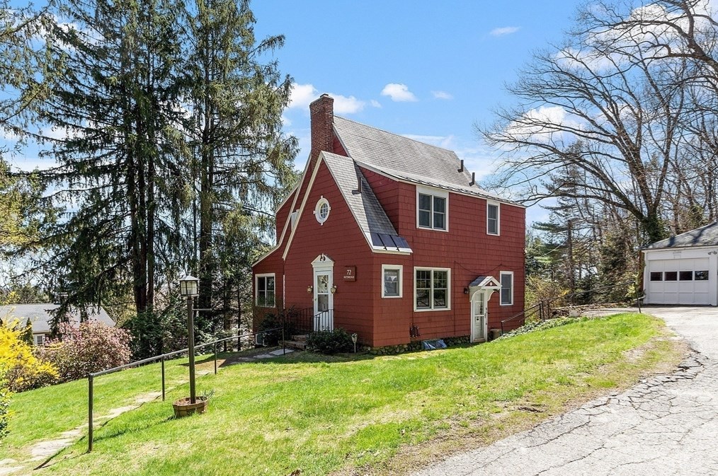 72 Morningside Rd, Worcester, MA 01602
