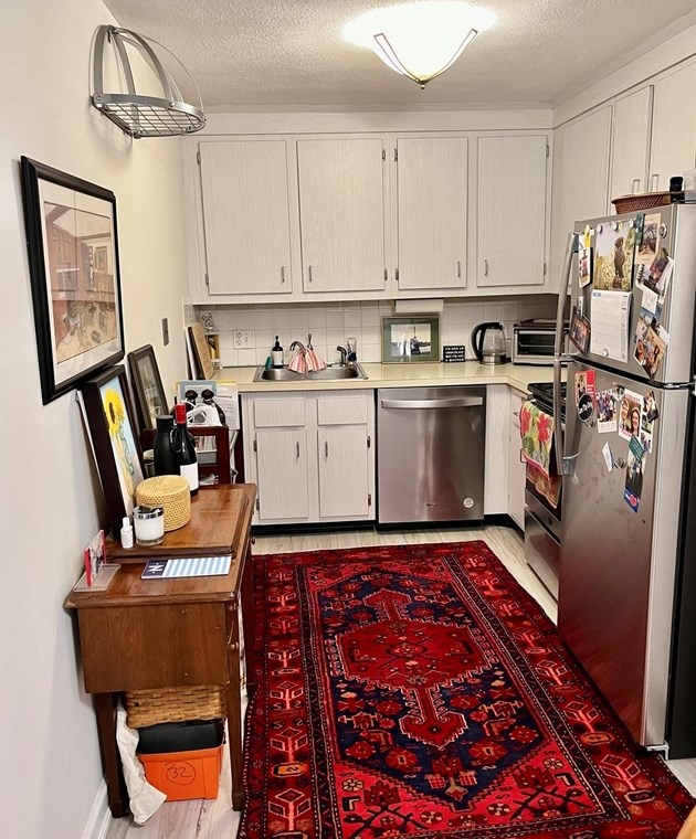 368 Elliot St #8, Newton, MA 02464