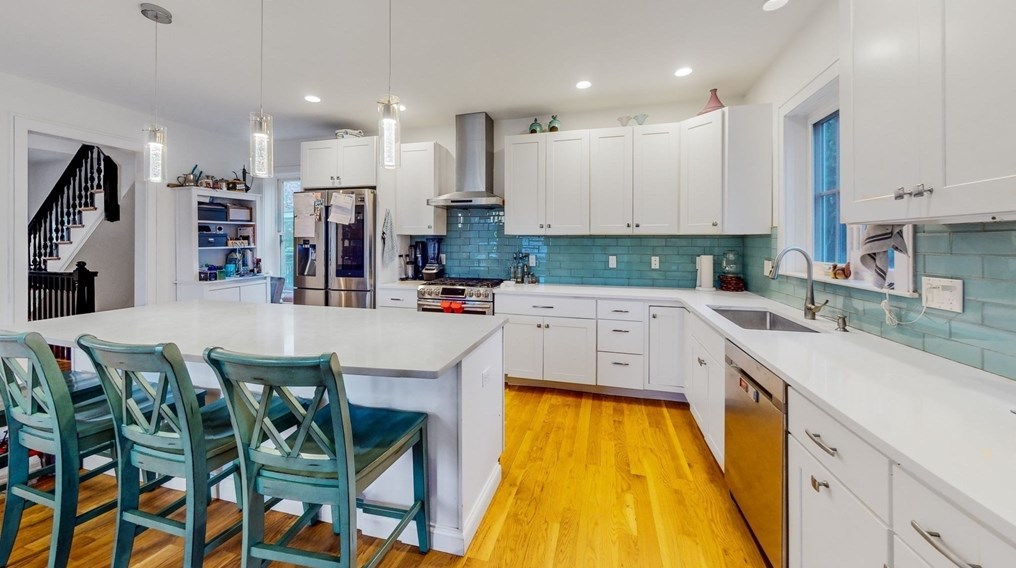 919 Walnut St #919, Newton, MA 02461