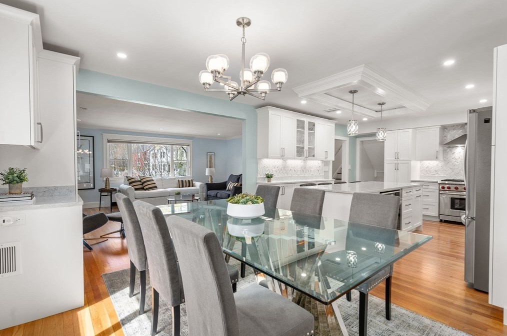 90 Olde Fld Rd, Newton MA 02459-2722 exterior