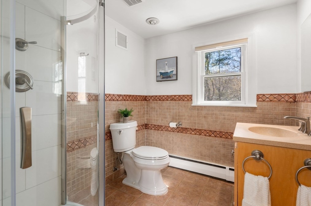 90 Olde Fld Rd, Newton MA 02459-2722 exterior