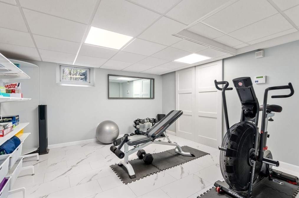 90 Olde Fld Rd, Newton MA 02459-2722 exterior