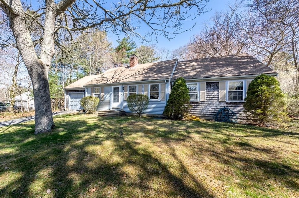 20 Boxwood Dr, Barnstable, MA 02668