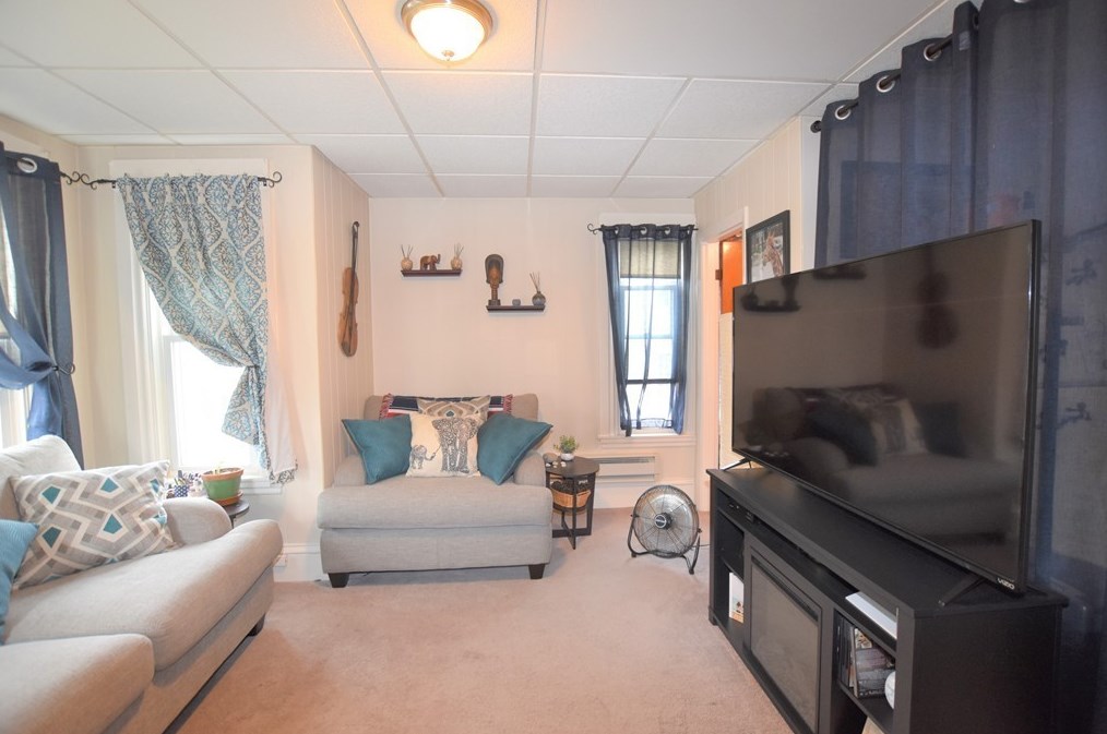 32 Floyd St, Waltham, MA 02453 exterior