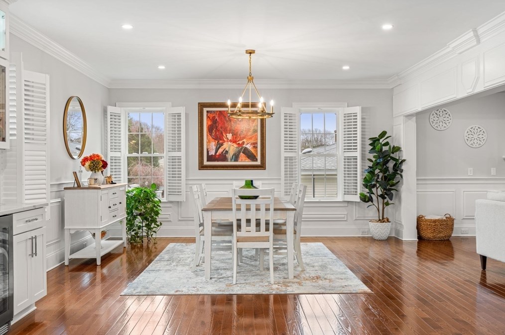 47 Cresthaven Dr, Burlington MA 01803-2109 exterior