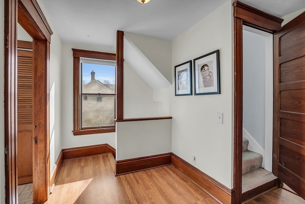 8 Vassar St, Leominster MA 01453 exterior