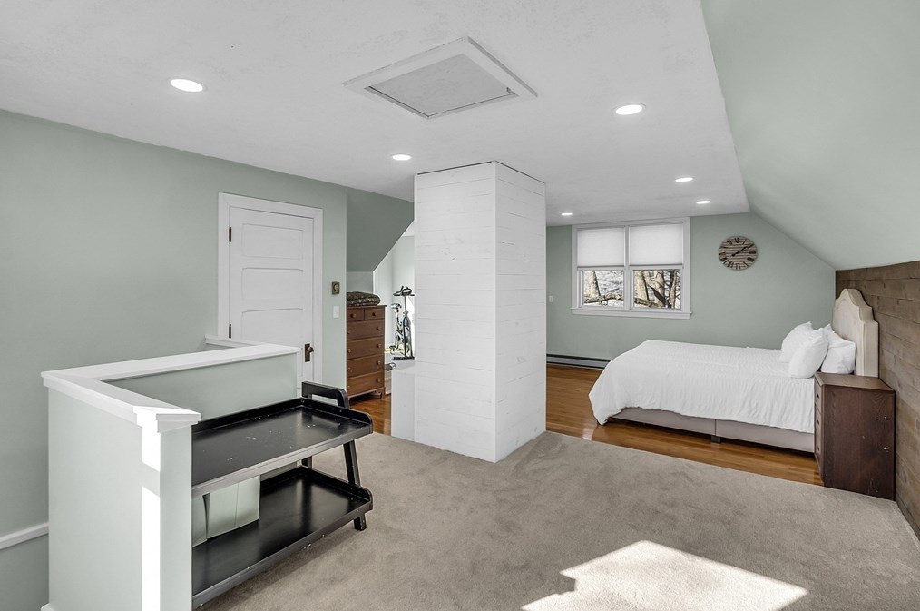 8 Vassar St, Leominster MA 01453 exterior