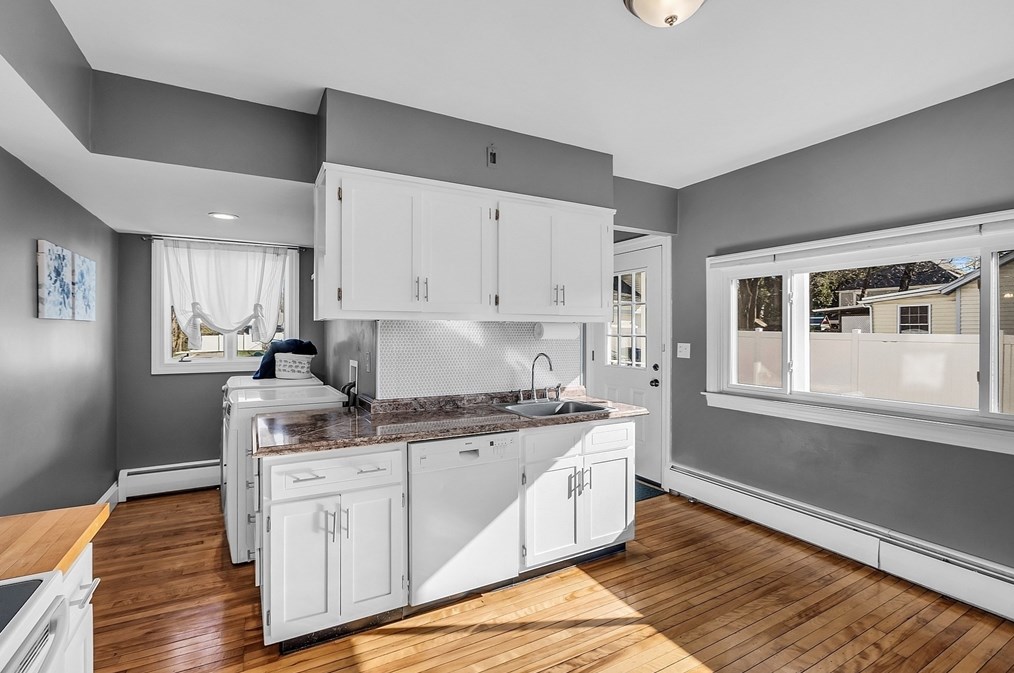 8 Vassar St, Leominster MA 01453 exterior