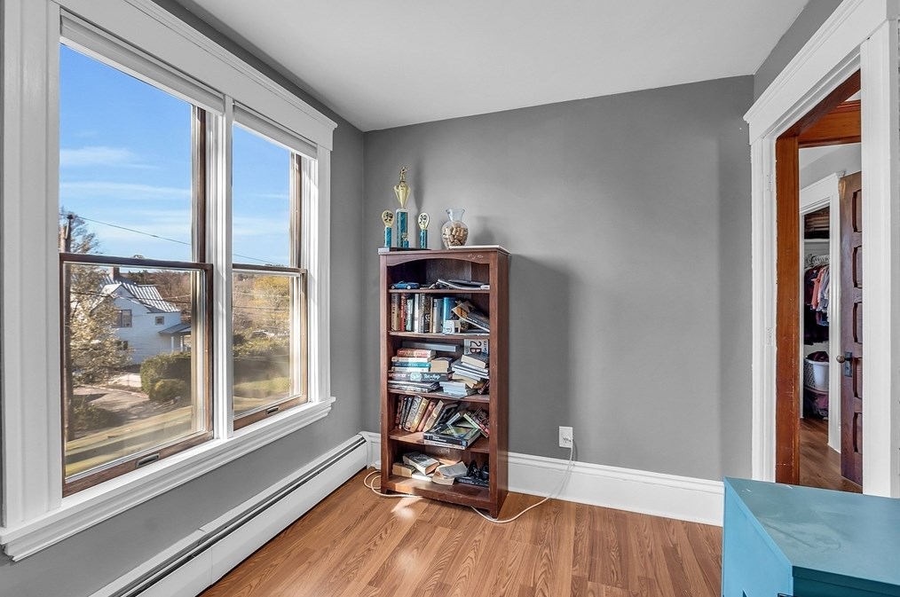 8 Vassar St, Leominster MA 01453 exterior