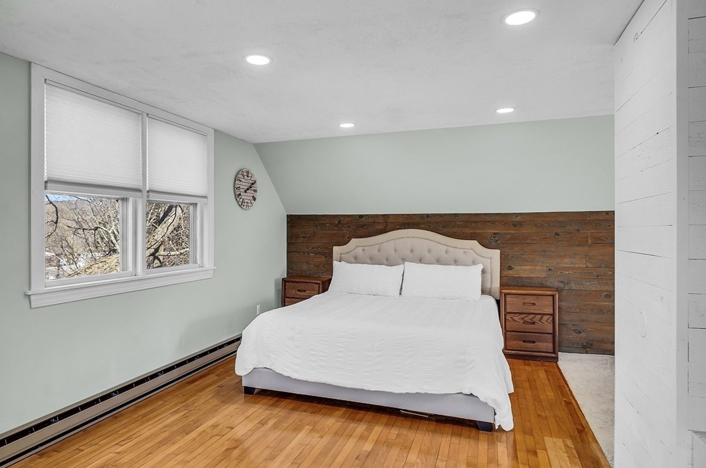 8 Vassar St, Leominster MA 01453 exterior