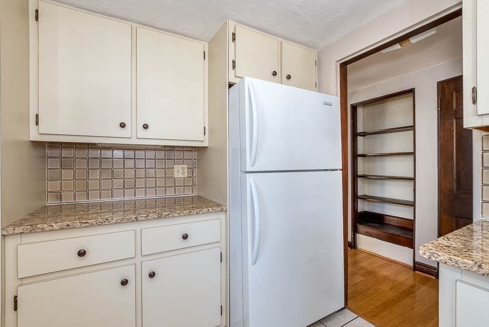 32 Elmwood Ave, Dedham MA 02026-5030 exterior