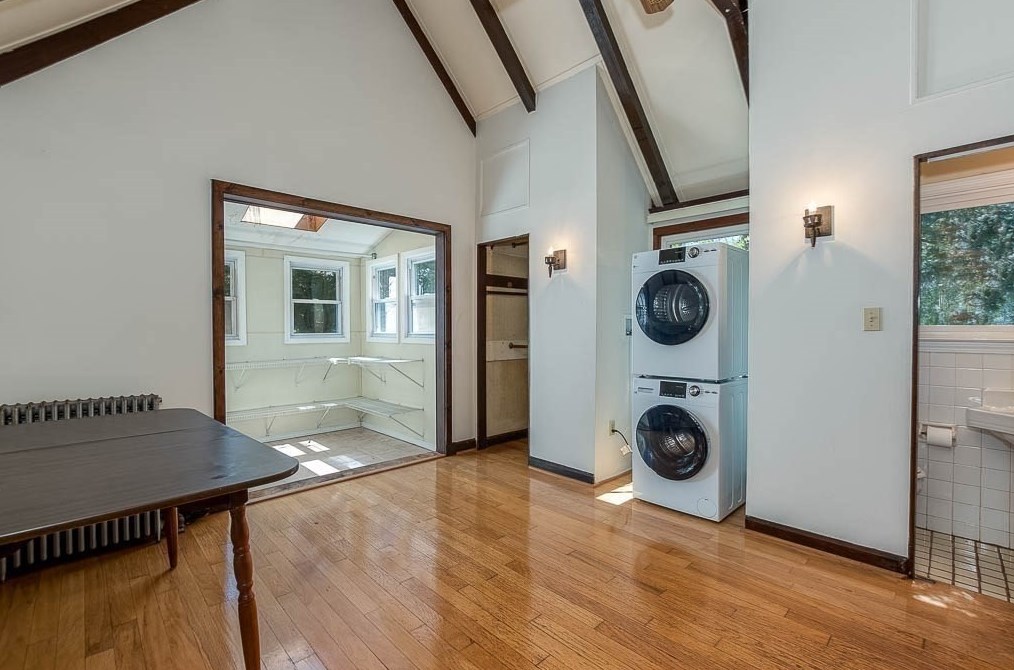 32 Elmwood Ave, Dedham MA 02026-5030 exterior