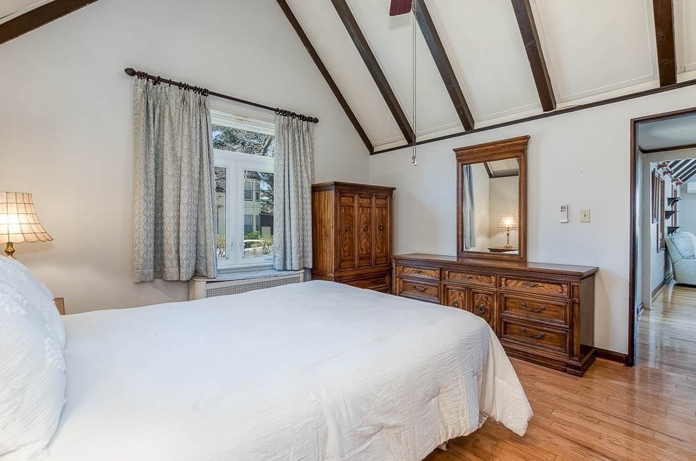 32 Elmwood Ave, Dedham MA 02026-5030 exterior