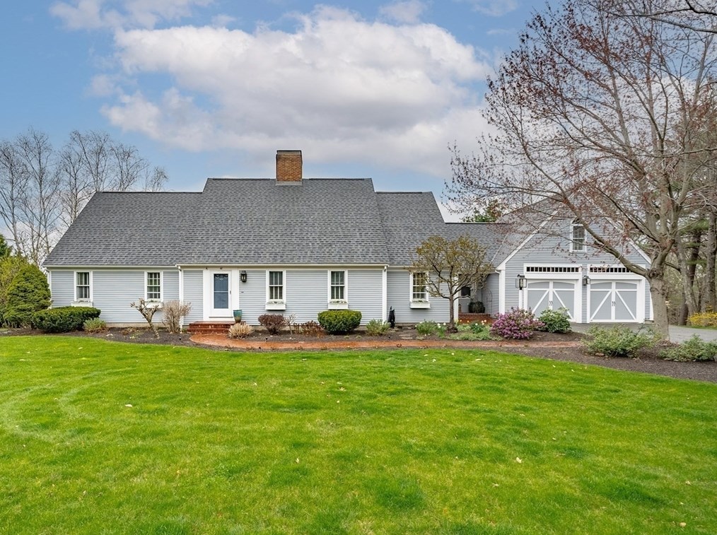 110 Kettle Hole Rd, Bolton, MA 01740