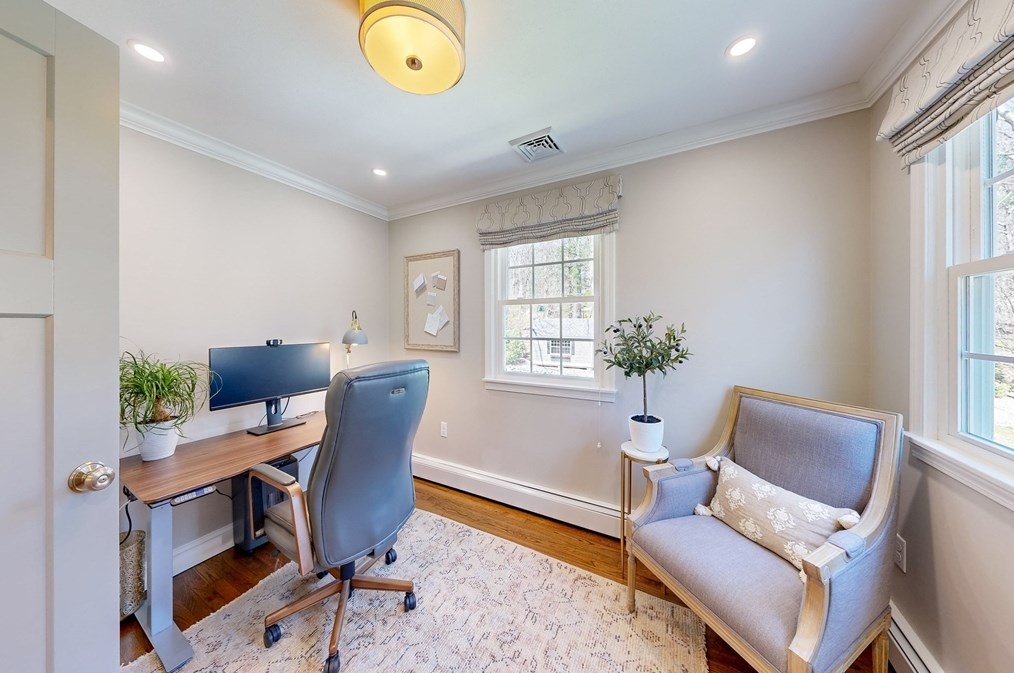 19 Noon Hill Ave, Norfolk MA  02056-1136 exterior