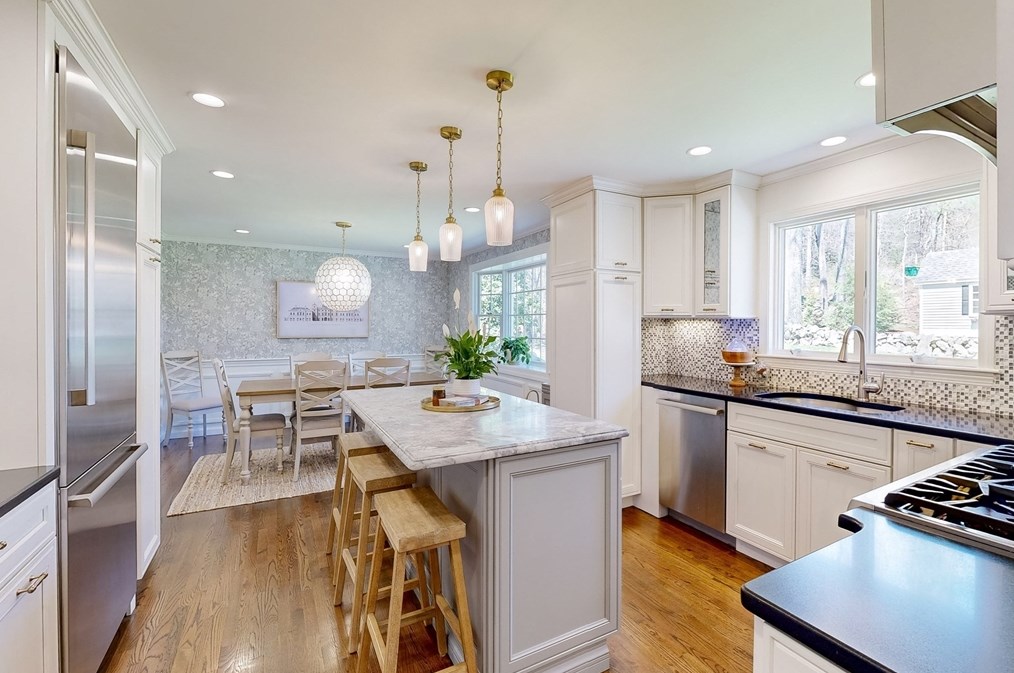 19 Noon Hill Ave, Norfolk MA  02056-1136 exterior