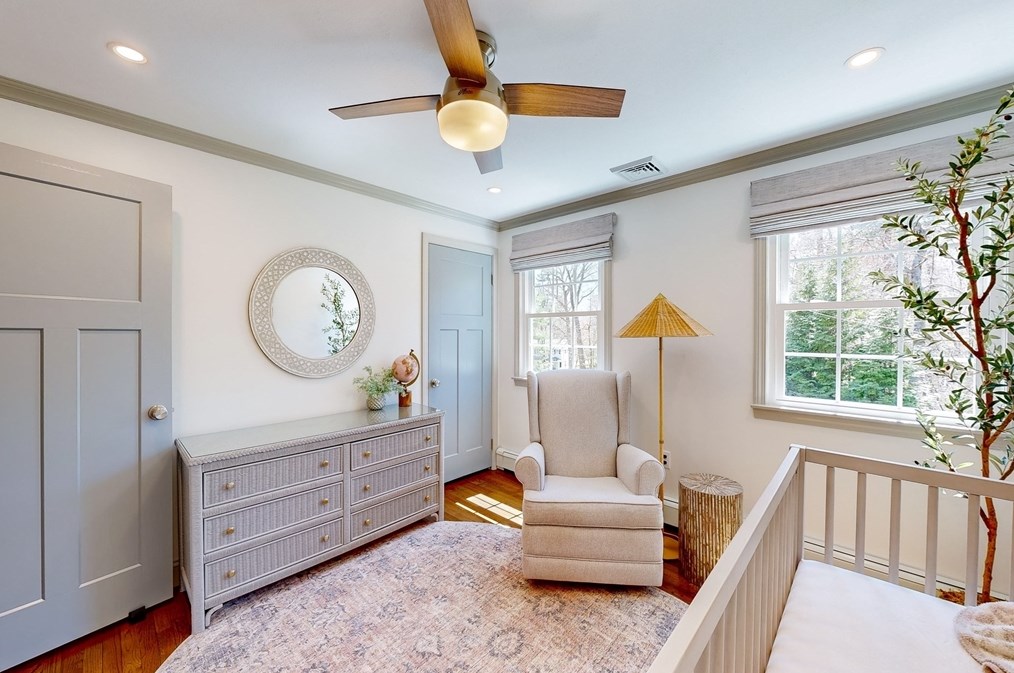 19 Noon Hill Ave, Norfolk MA  02056-1136 exterior