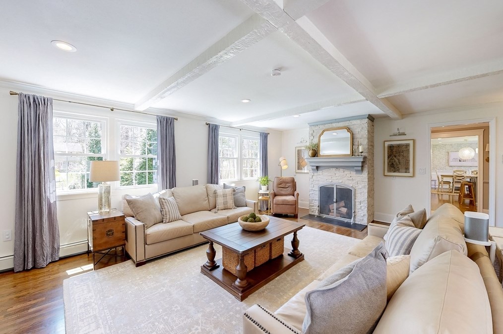 19 Noon Hill Ave, Norfolk MA  02056-1136 exterior