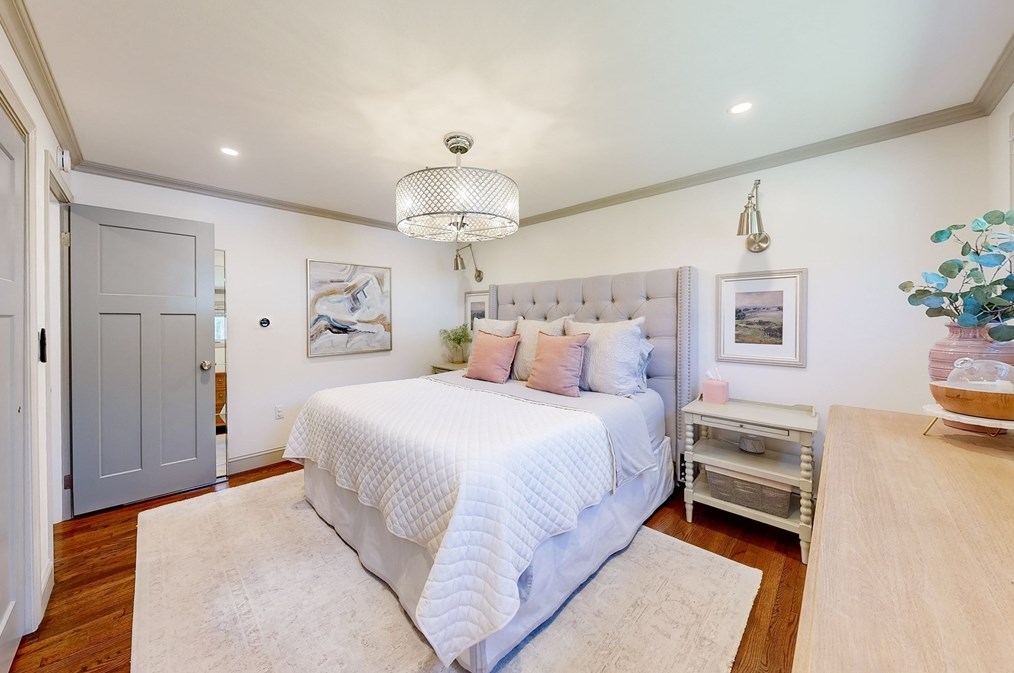 19 Noon Hill Ave, Norfolk MA  02056-1136 exterior