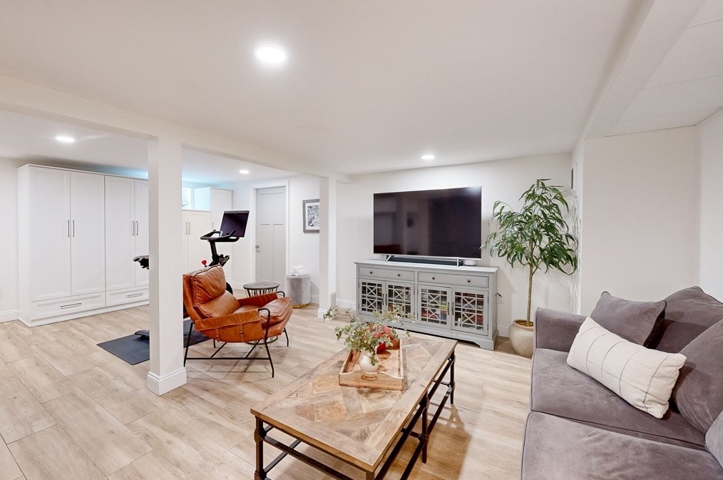 19 Noon Hill Ave, Norfolk MA  02056-1136 exterior