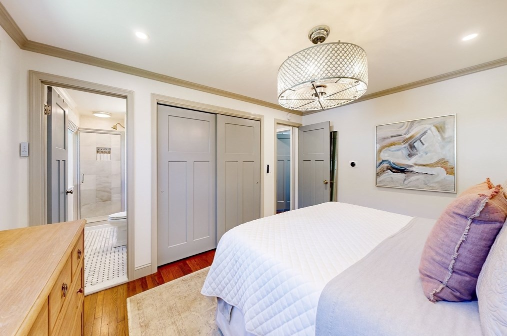 19 Noon Hill Ave, Norfolk MA  02056-1136 exterior