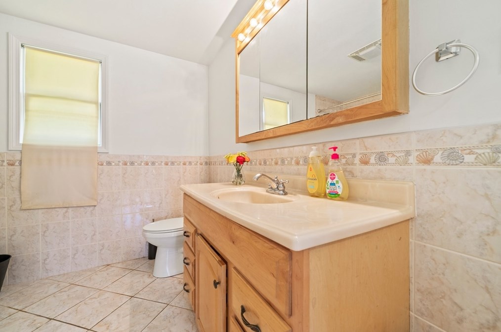 15 Mcdevitt Rd, Randolph MA  02368-3848 exterior