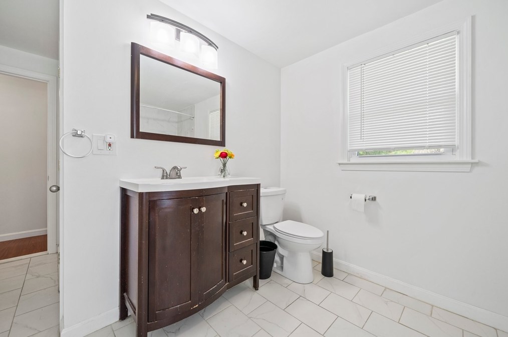 15 Mcdevitt Rd, Randolph MA  02368-3848 exterior