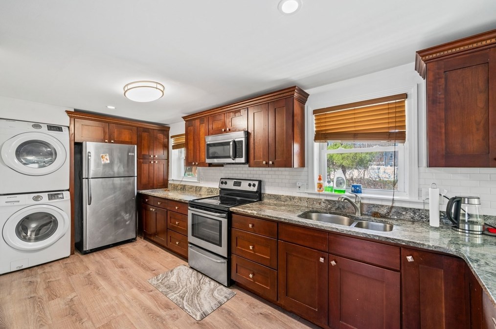 15 Mcdevitt Rd, Randolph MA  02368-3848 exterior