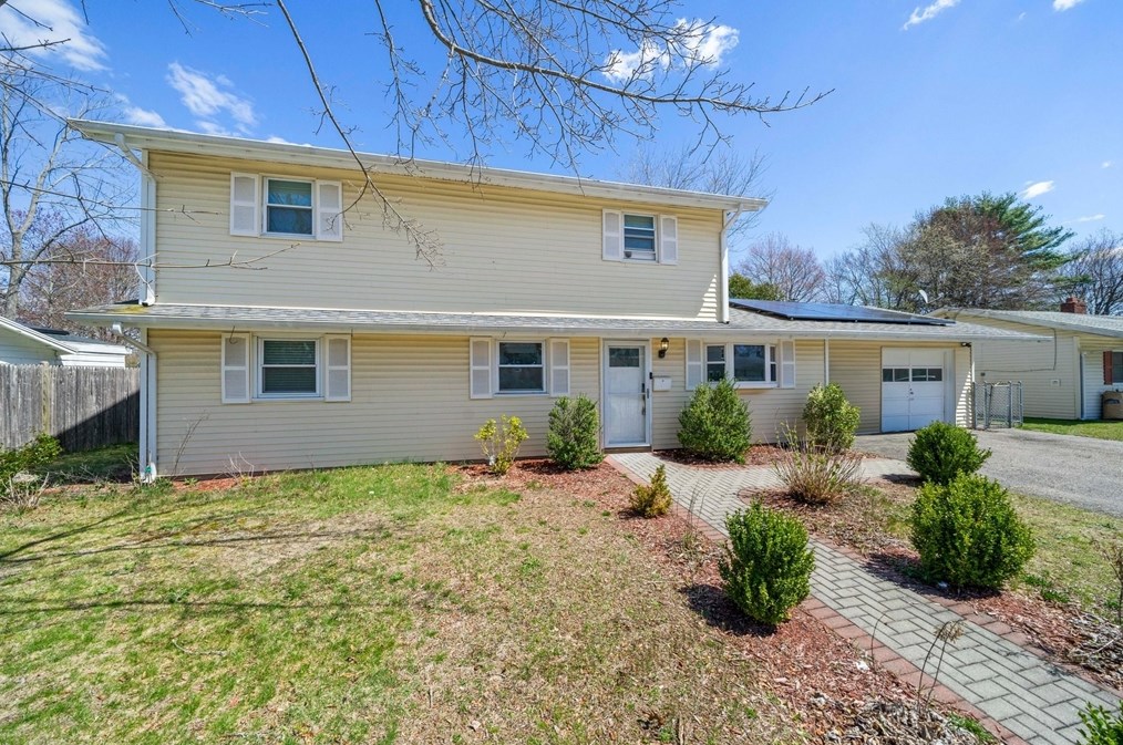 15 Mcdevitt Rd, Randolph MA  02368-3848 exterior