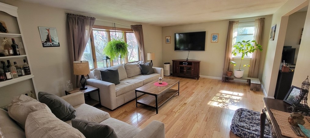 35 Park Ave, Reading, MA 01867